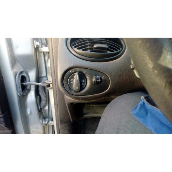 ford focus turnier (cak) del año 2004