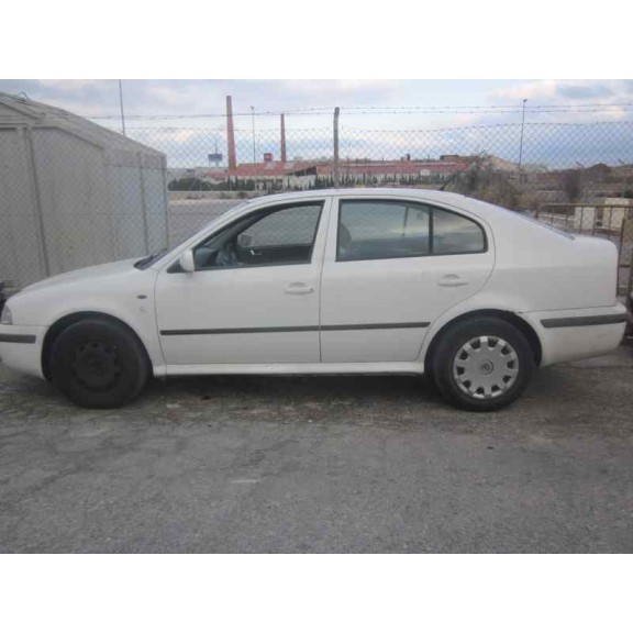 skoda octavia berlina (1u2) del año 2002