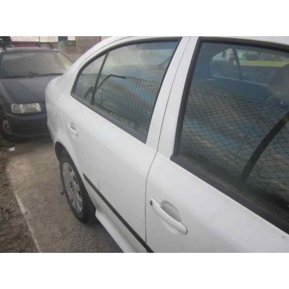 skoda octavia berlina (1u2) del año 2002