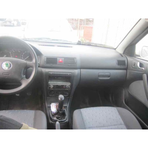 skoda octavia berlina (1u2) del año 2002