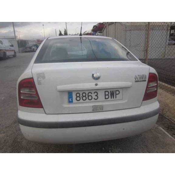 skoda octavia berlina (1u2) del año 2002