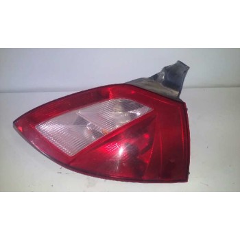 PILOTO TRASERO DERECHO ROSA 2005