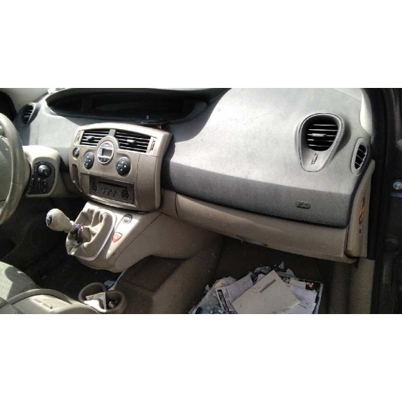 renault scenic ii del año 2006