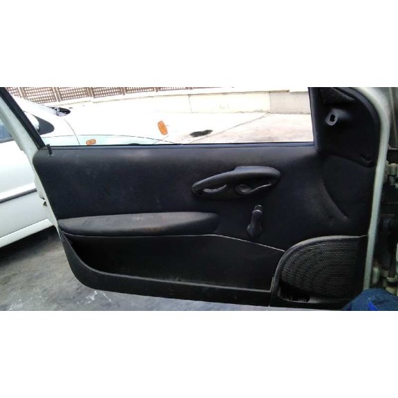 fiat punto berlina (188) del año 2011