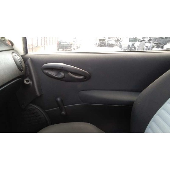 fiat punto berlina (188) del año 2011