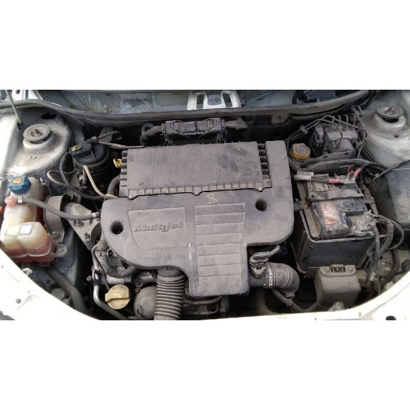 fiat punto berlina (188) del año 2011