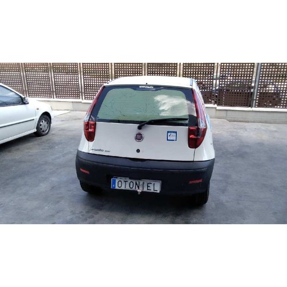 fiat punto berlina (188) del año 2011