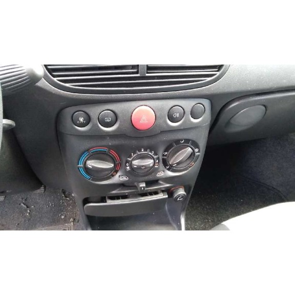 fiat punto berlina (188) del año 2011