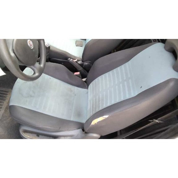 fiat punto berlina (188) del año 2011