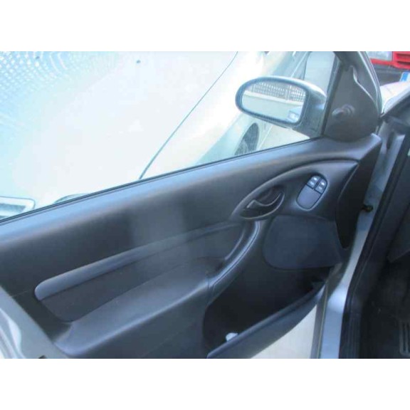 ford focus berlina (cak) del año 2003