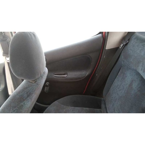 peugeot 206 berlina del año 2001