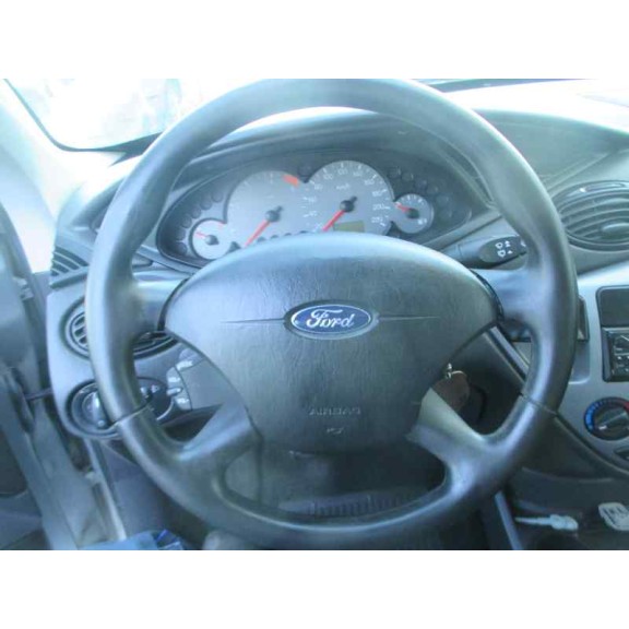 ford focus berlina (cak) del año 2003