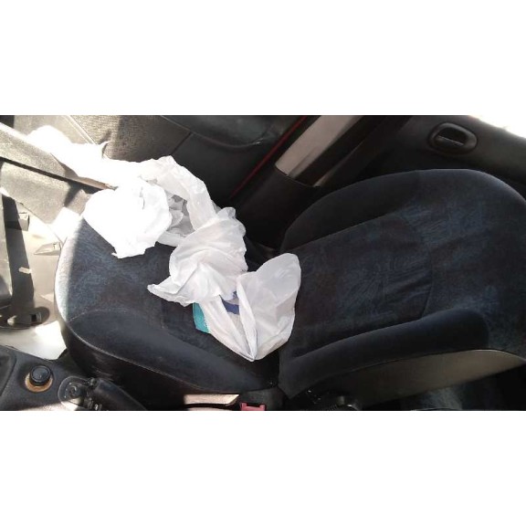 peugeot 206 berlina del año 2001