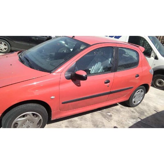 peugeot 206 berlina del año 2001