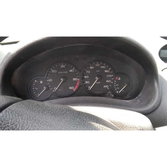 peugeot 206 berlina del año 2001