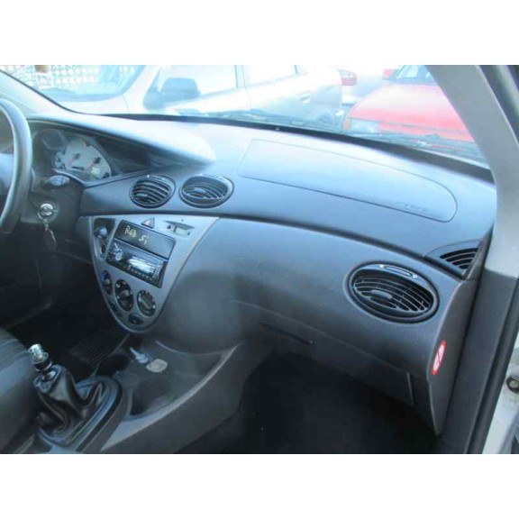 ford focus berlina (cak) del año 2003