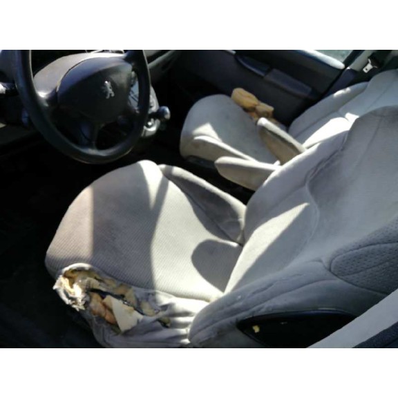 peugeot 807 del año 2003