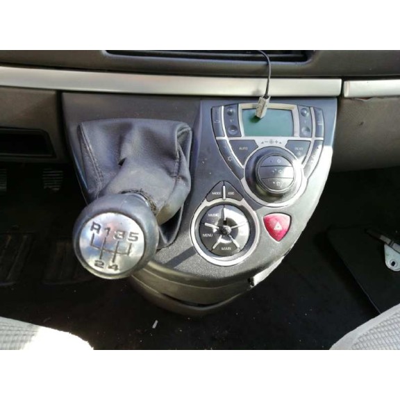 peugeot 807 del año 2003