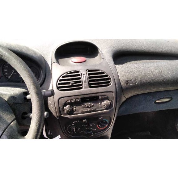 peugeot 206 berlina del año 2001