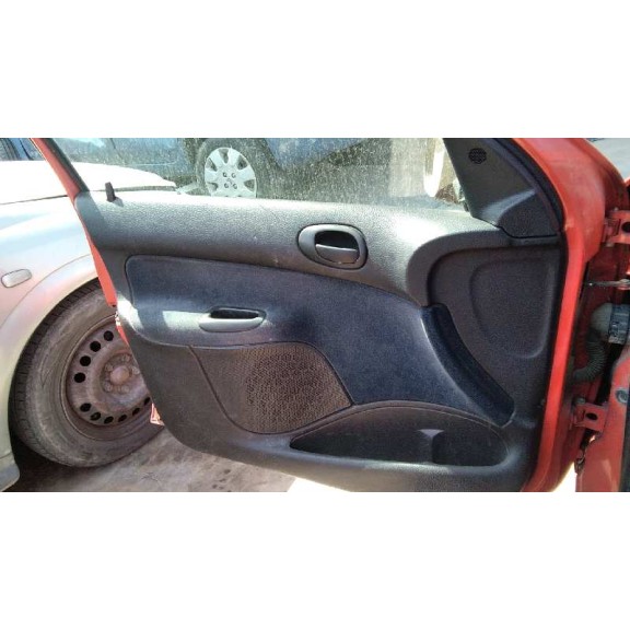 peugeot 206 berlina del año 2001