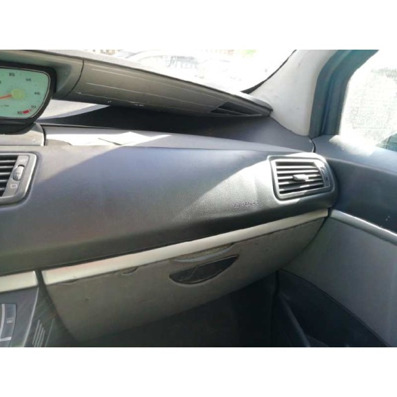 peugeot 807 del año 2003