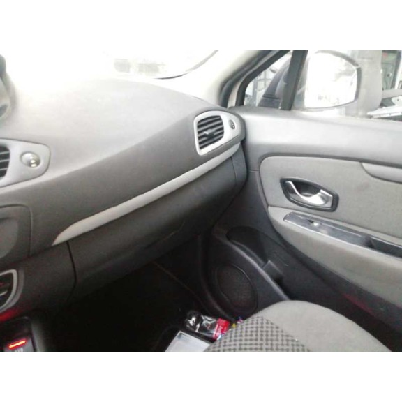 renault scenic iii del año 2011