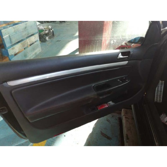 volkswagen golf v berlina (1k1) del año 2006