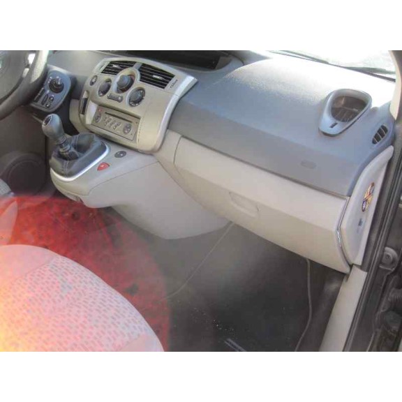 renault scenic ii del año 2006