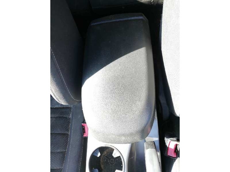 Recambio de apoyabrazos central para ford kuga (cbs) titanium referencia OEM IAM   