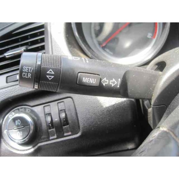 opel insignia berlina del año 2011