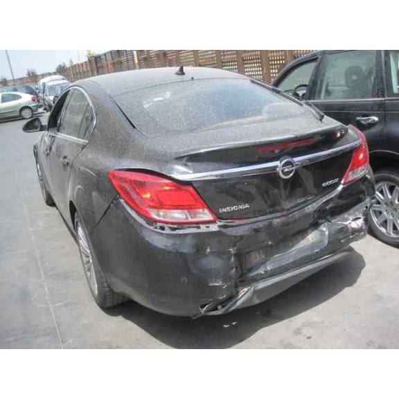 opel insignia berlina del año 2011