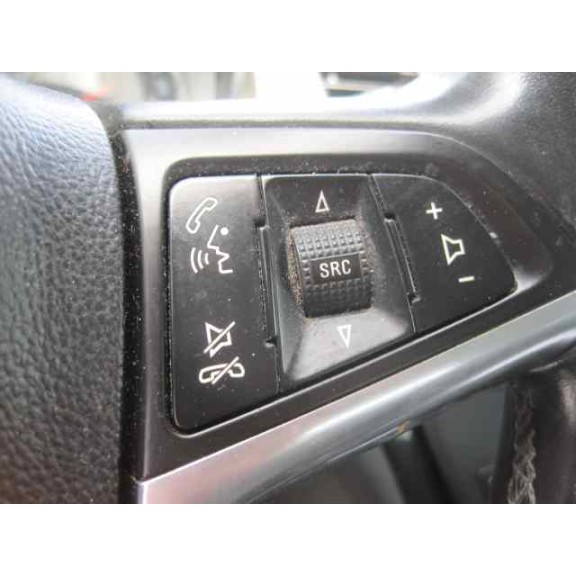 opel insignia berlina del año 2011