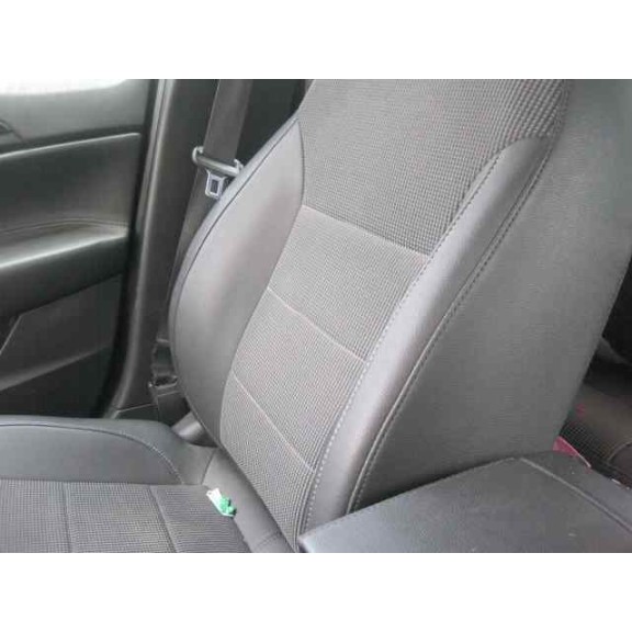 opel insignia berlina del año 2011