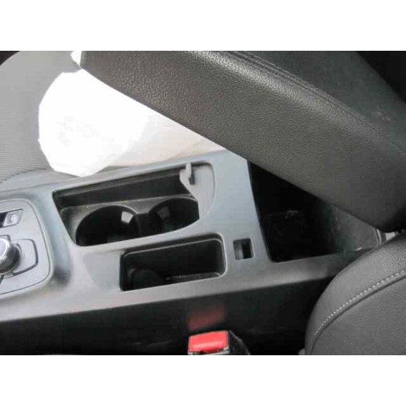 opel insignia berlina del año 2011