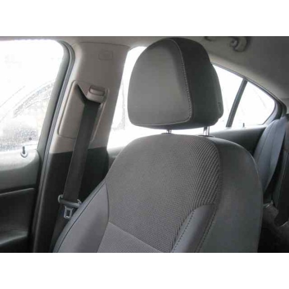 opel insignia berlina del año 2011