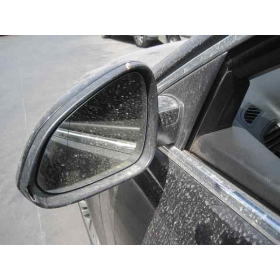 opel insignia berlina del año 2011