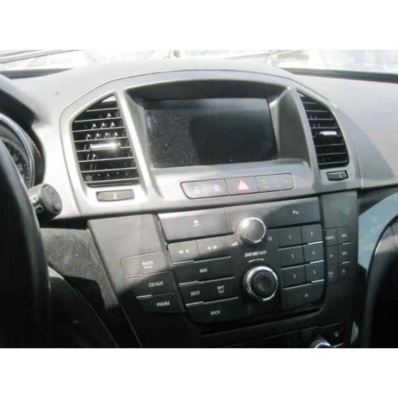 opel insignia berlina del año 2011