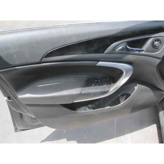 opel insignia berlina del año 2011