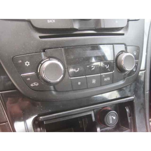 opel insignia berlina del año 2011