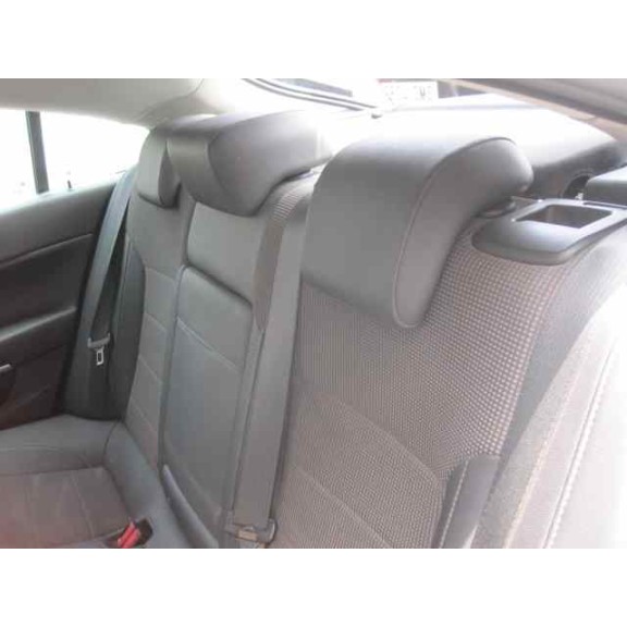 opel insignia berlina del año 2011