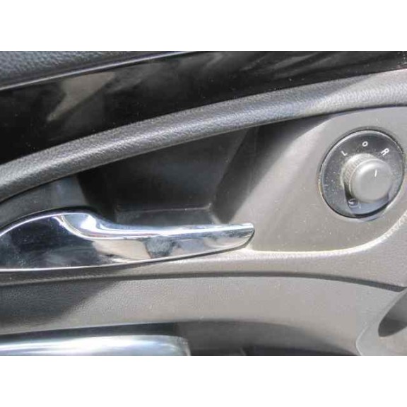 opel insignia berlina del año 2011