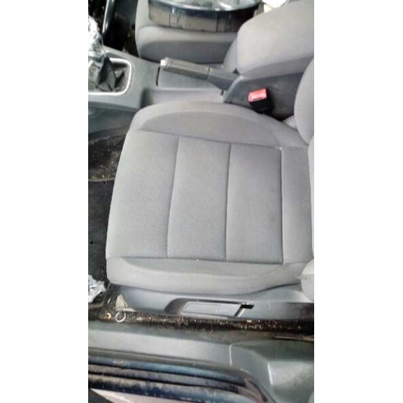 volkswagen golf v berlina (1k1) del año 2008