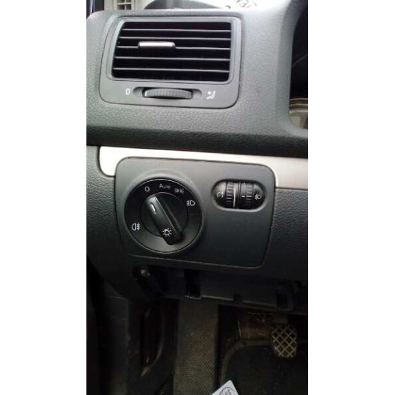 volkswagen golf v berlina (1k1) del año 2008