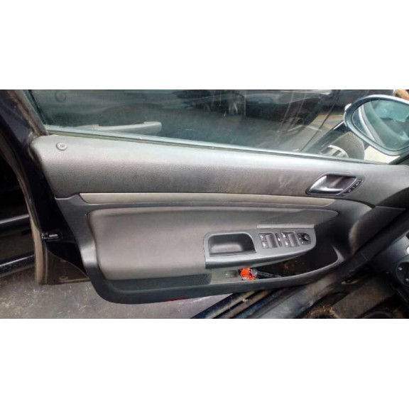 volkswagen golf v berlina (1k1) del año 2008