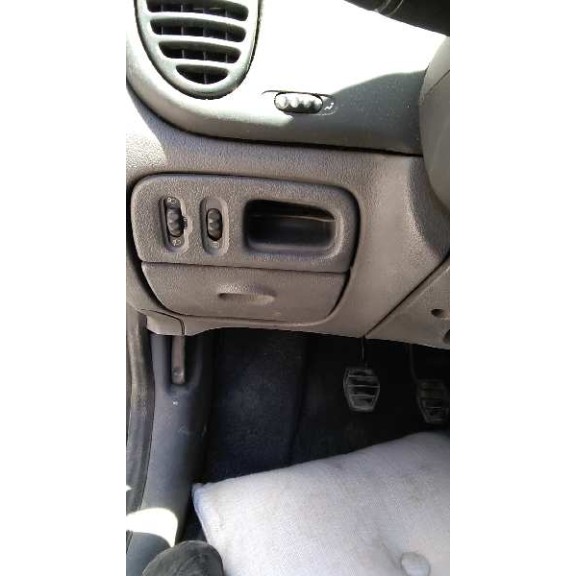 renault megane i fase 2 berlina (ba0) del año 2001