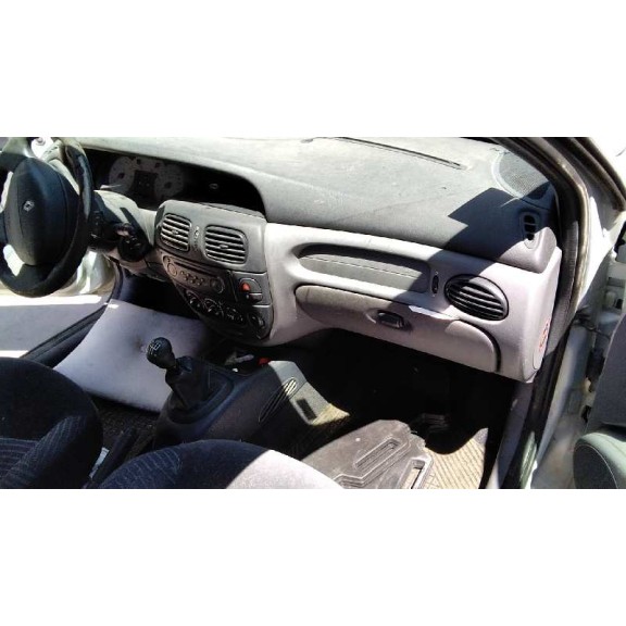 renault megane i fase 2 berlina (ba0) del año 2001