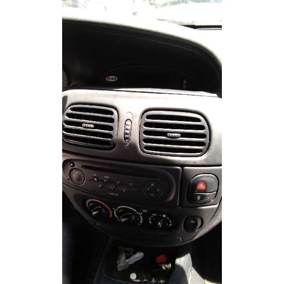 renault megane i fase 2 berlina (ba0) del año 2001