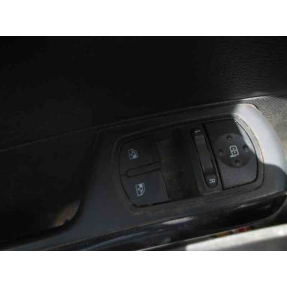 opel corsa d del año 2012