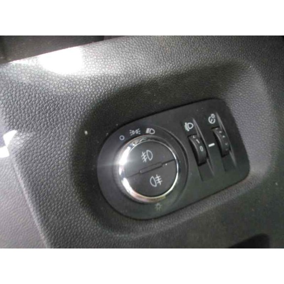 opel corsa d del año 2012