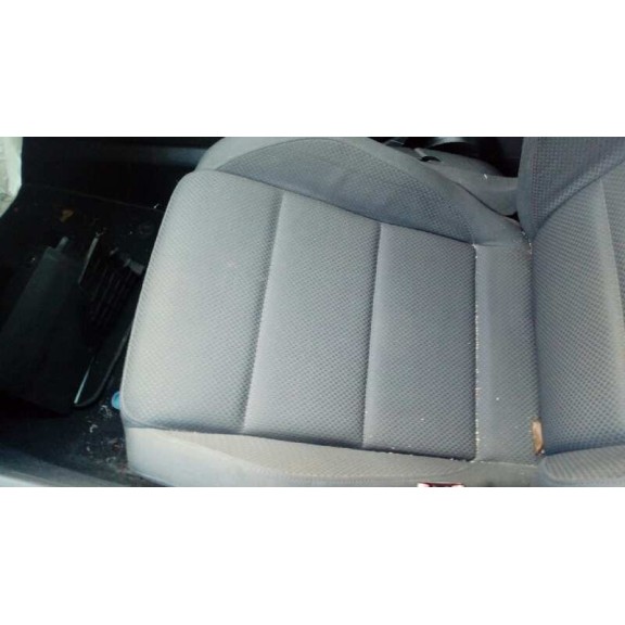 volkswagen golf v berlina (1k1) del año 2006